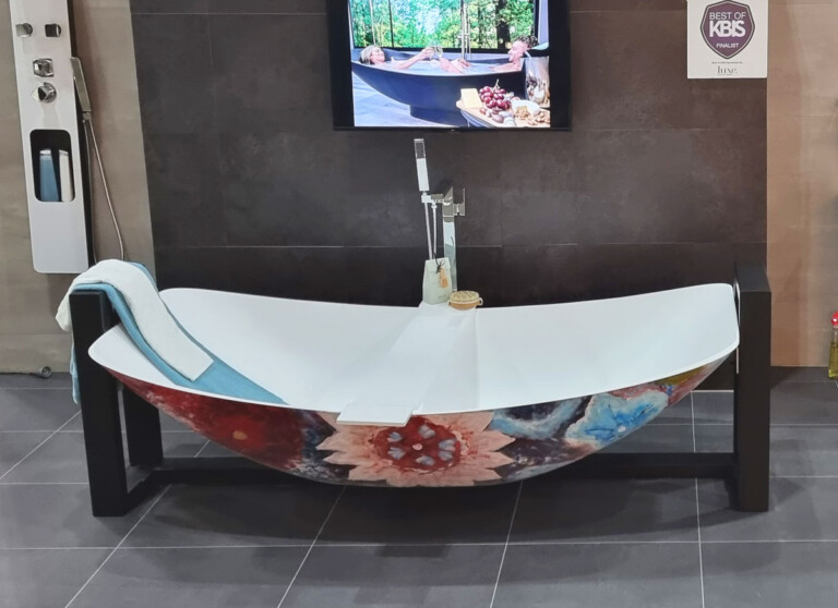 Freestanding Bathtub the Hammock Haven Flower bath.